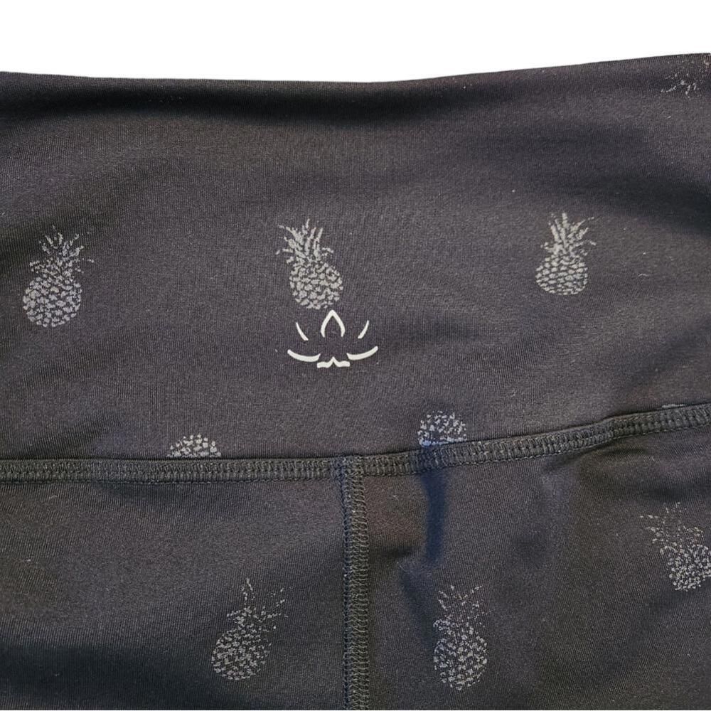 Beyond Yoga Black Pineapple PowerShine Midrise Midi Legging Small - Picture 5 of 9